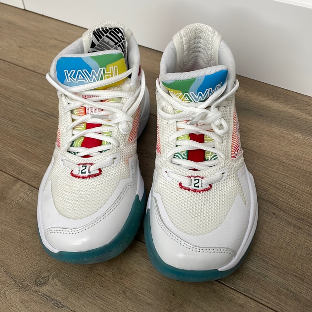 NWOT New Balance Kawhi "Seismic" Grade School Kids' Basketball Shoes